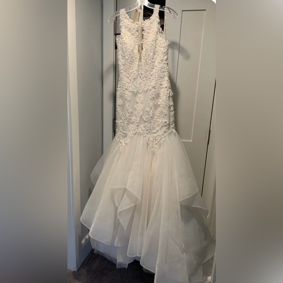 Maggie Sottero Ivory Mermaid Wedding Gown - Picture 7 of 9